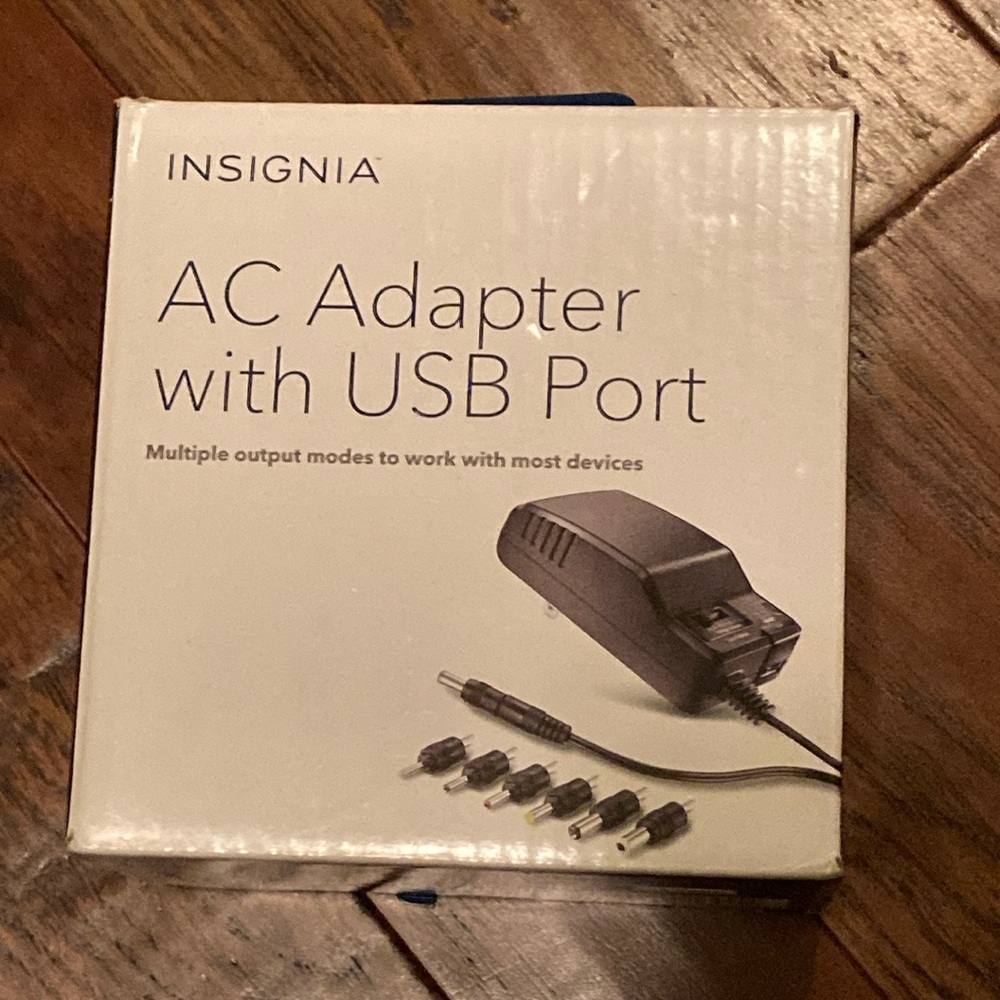 NWOT Insignia AC Adapter with USB Port